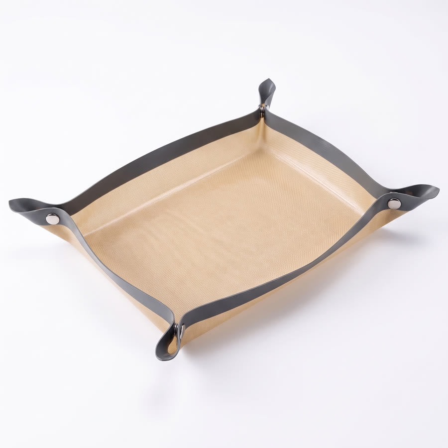 Flexible baking liner with snap-fastened corners